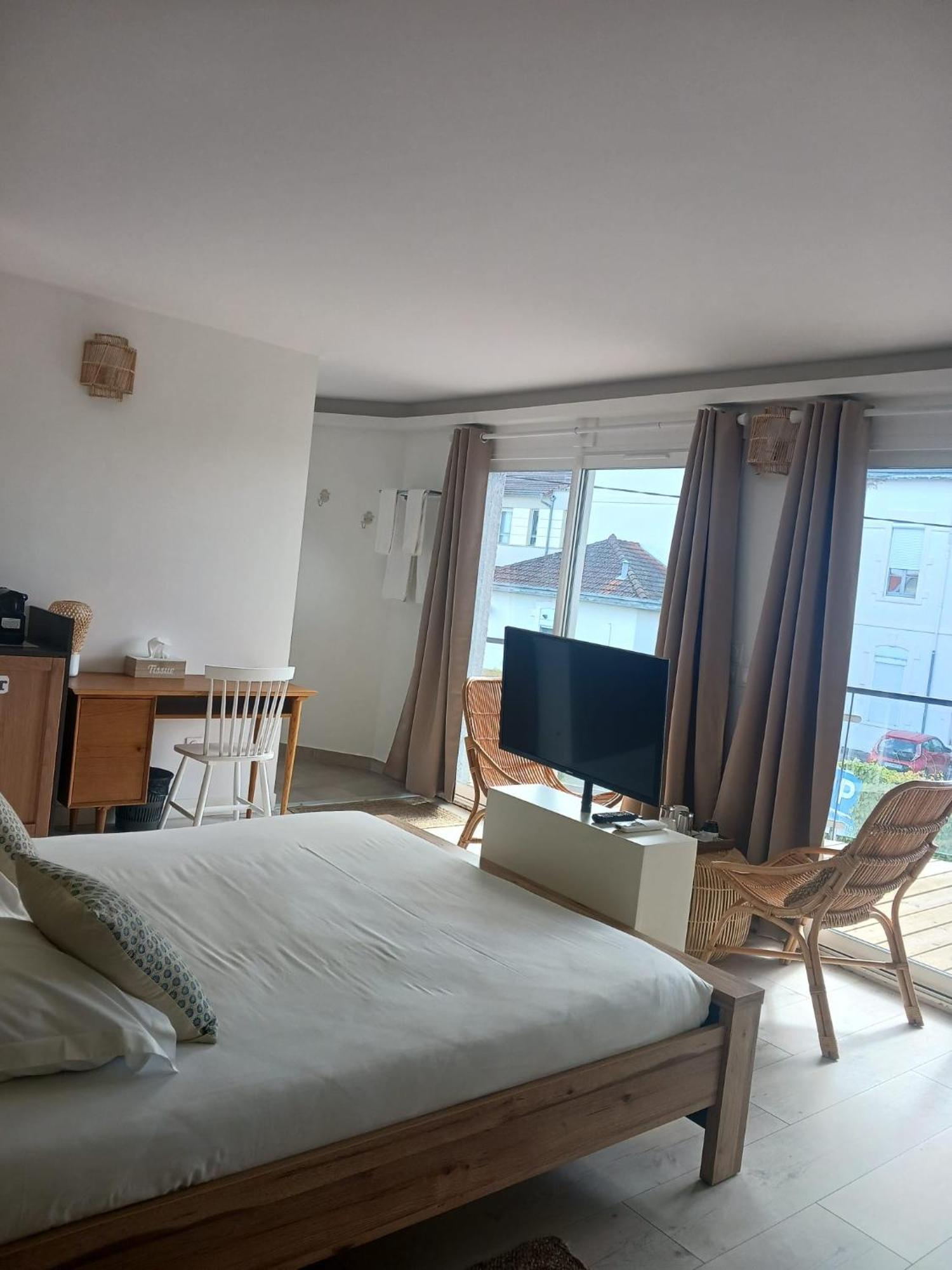 Hotel Aracari Villars-les-Dombes Exterior foto