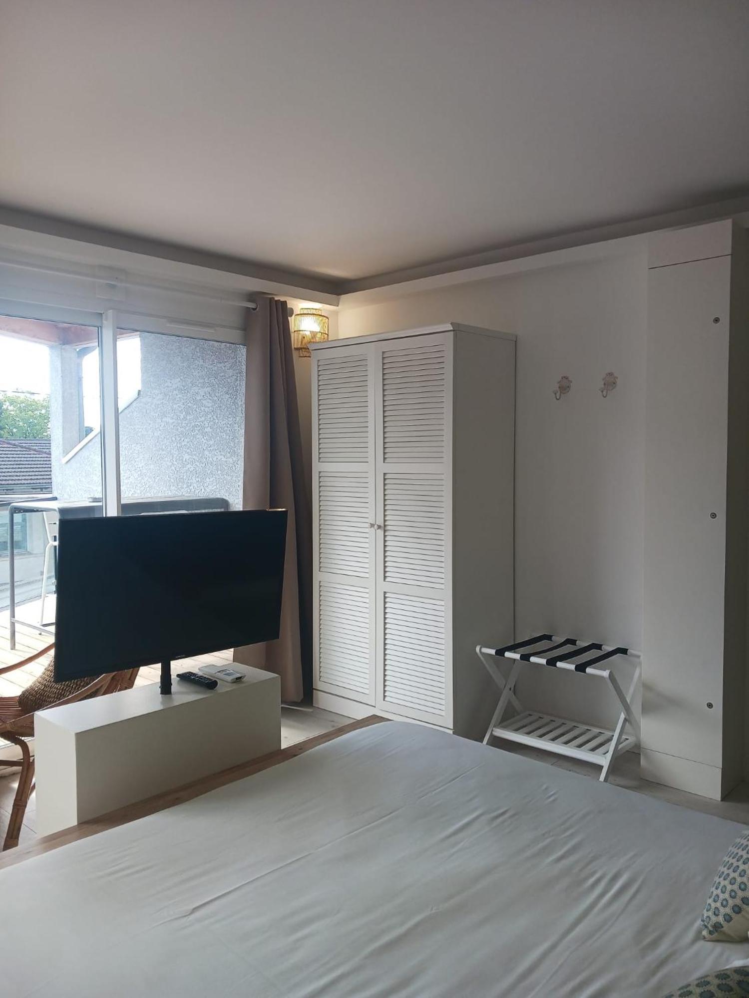 Hotel Aracari Villars-les-Dombes Exterior foto