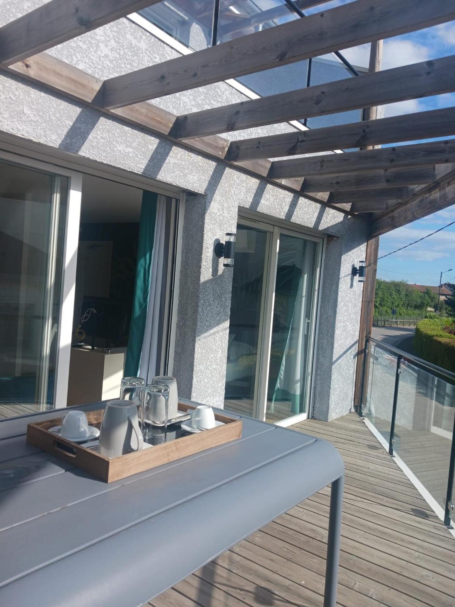 Hotel Aracari Villars-les-Dombes Exterior foto
